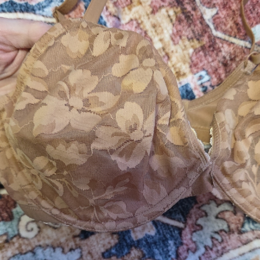 Savage X Fenty Lace Bra in Tan
